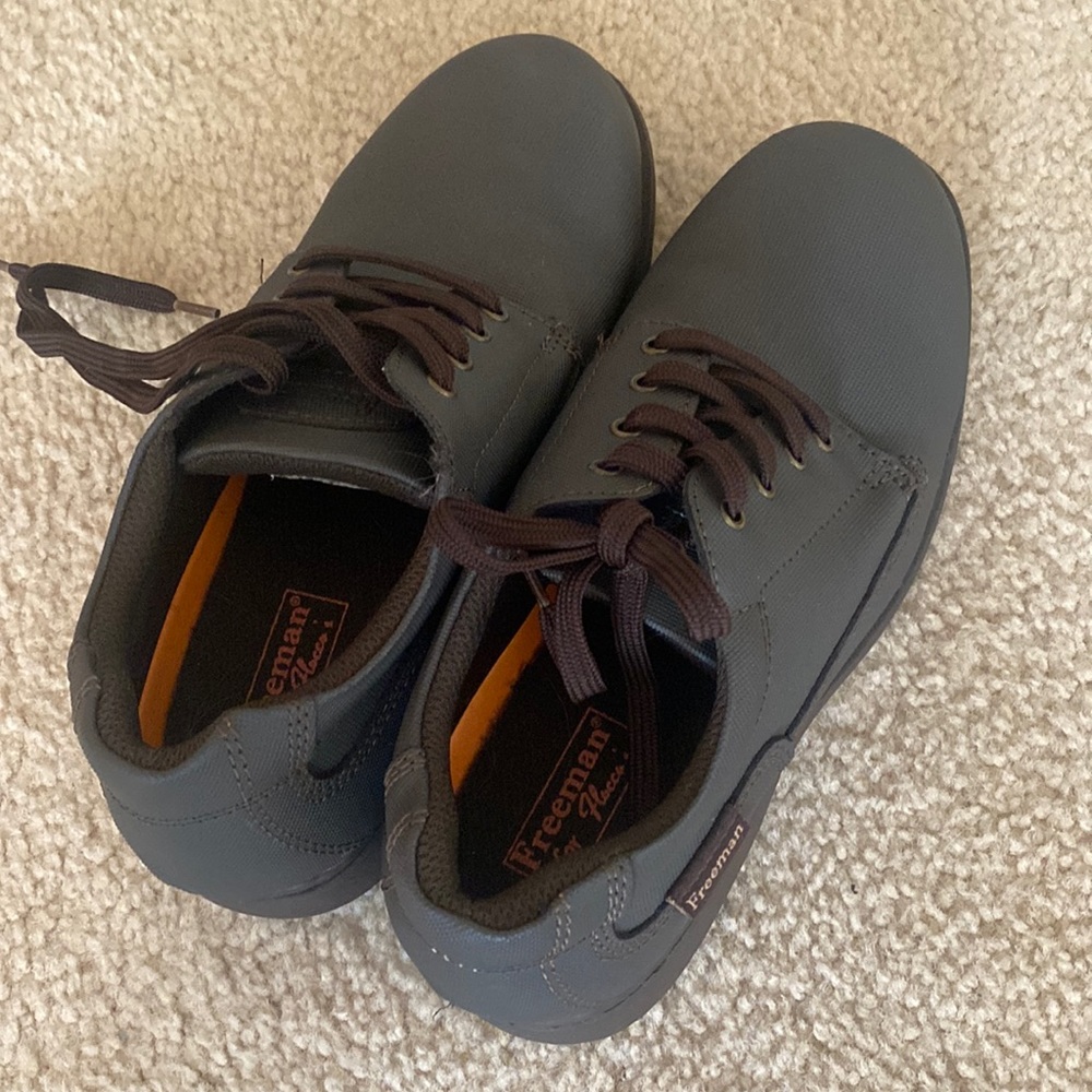 Boys school/ dress shoes. Never worn. Covid.
